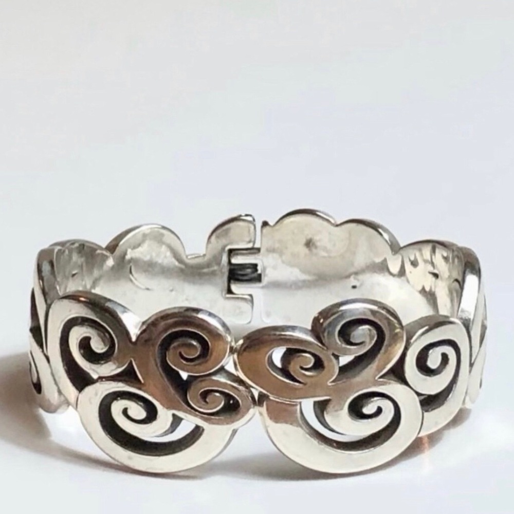 🌹🍃BRIGHTON “Mix & Mingle” Silver-Tone Filigree Magnetic Hinged Bangle Bracelet🍃🌹